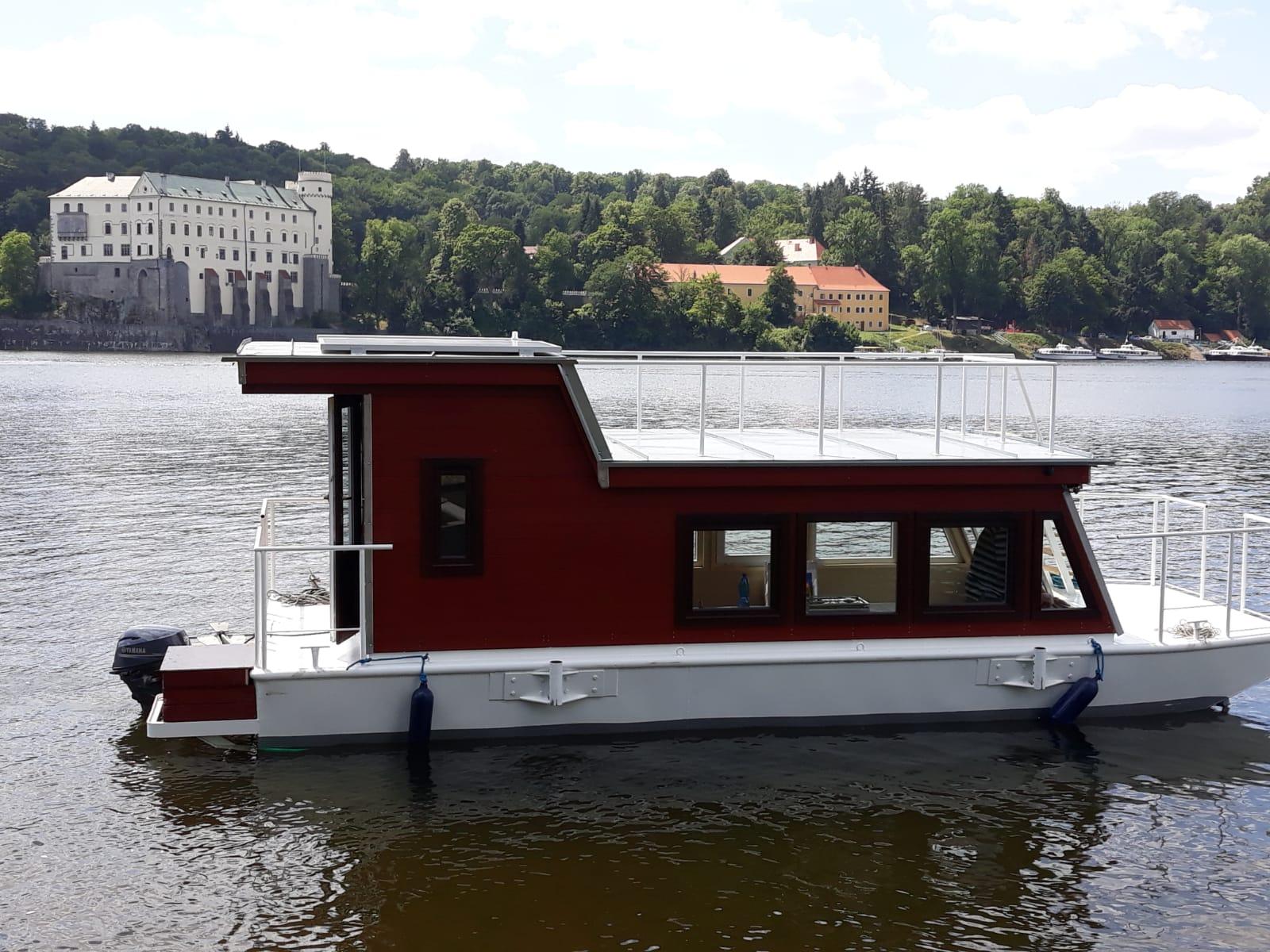 HAUSBÓT NAVIS
